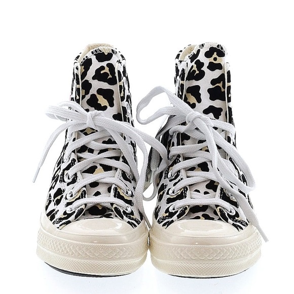 Converse - Picture 2 of 2